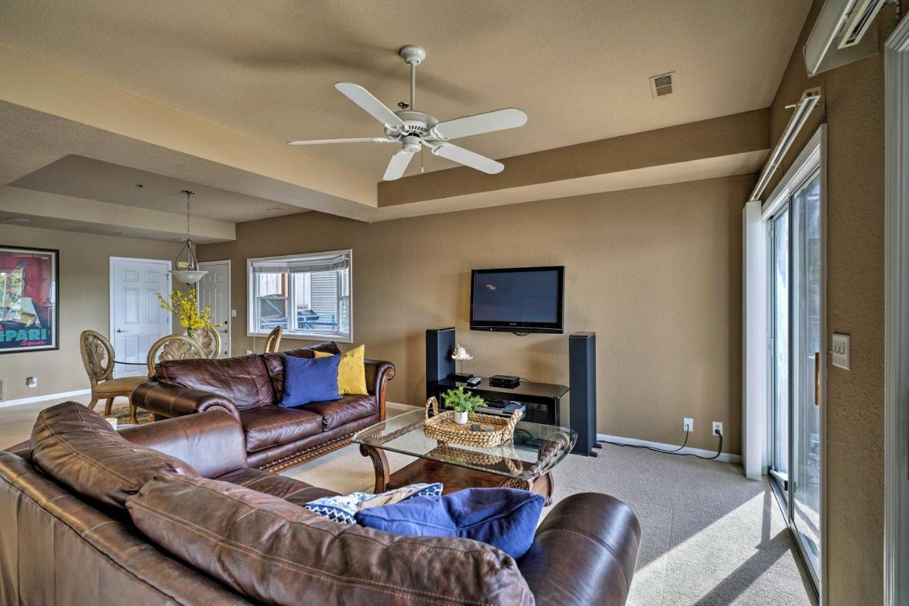 Waterfront Lake Ozark Condo With Deck And Pools Luaran gambar