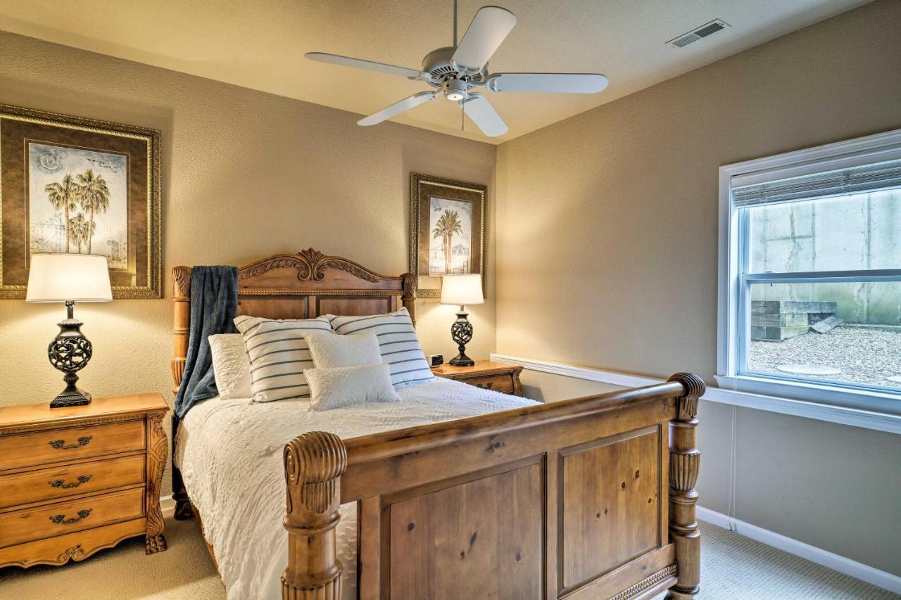 Waterfront Lake Ozark Condo With Deck And Pools Luaran gambar